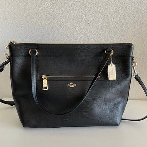 BRAND NEW Coach Crossbody Purse (Large)